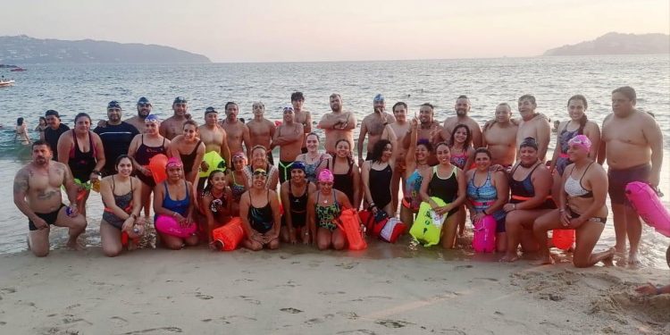 Destacan leoneses en el Maratón Internacional de Aguas Abiertas Acapulco 2022