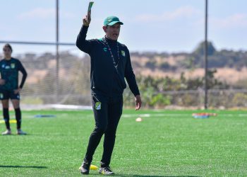 Alejandro Corona sucede a Adrián Martínez como técnico de León Femenil