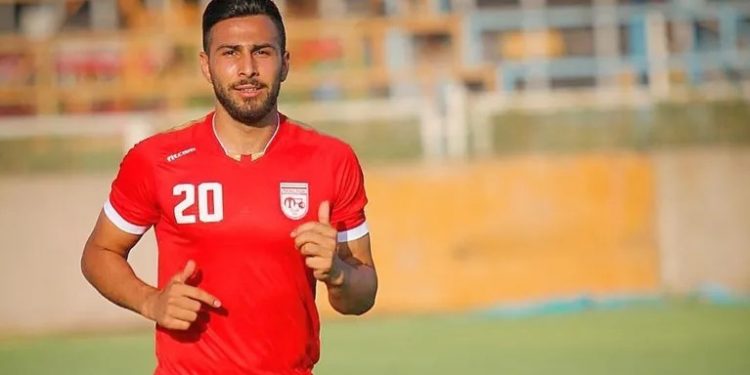 Condenan a muerte a futbolista iraní Amir Nasr-Azadani por apoyar protestas de mujeres