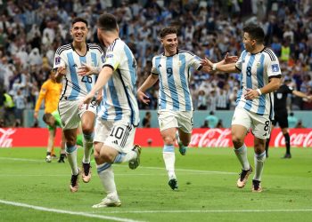 Argentina sufre pero derrota a Países Bajos y es semifinalista de Qatar 2022