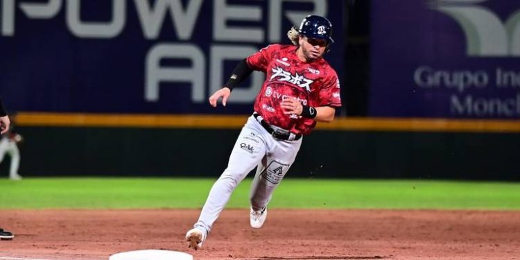 Se potencializa Bravos de León con Jairo Pérez, Max Kuhns y Josuan Hernández