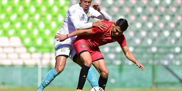 Cierra León su pretemporada invicto y con goleada a Leones Negros
