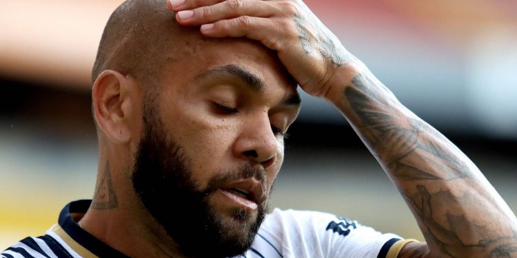 Pumas se desvincula de Dani Alves tras ser acusado de agresión sexual