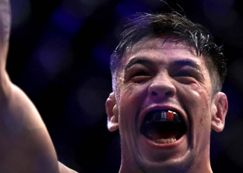 Brandon Moreno se convierte en nuevo campeón mosca de la UFC