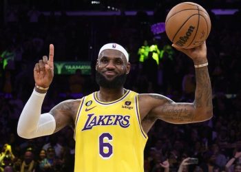 LeBron James se convierte en el máximo anotador en la historia de la NBA