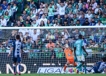 León cae ante Pachuca y no camina con Larcamón