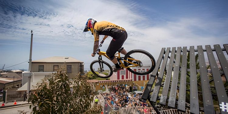 Llega el ciclismo “Cerro Abajo” entre callejones de Guanajuato Capital