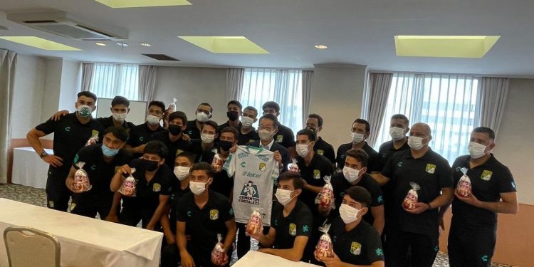 León recibe a Hiroshima con la Copa de la Fraternidad de Futbol