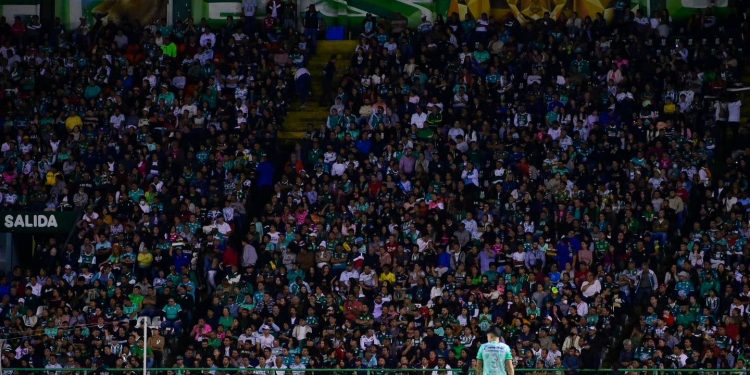 Por sanción, León solo tendrá el aforo al 50% contra Tauro FC