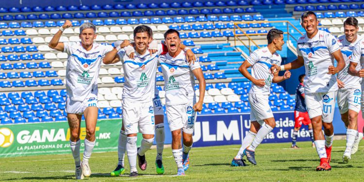 Lobos ULM toma ventaja sobre Cimarrones