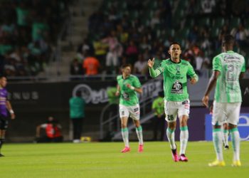 León sigue imparable, vence a Mazatlán y ya es segundo de la tabla