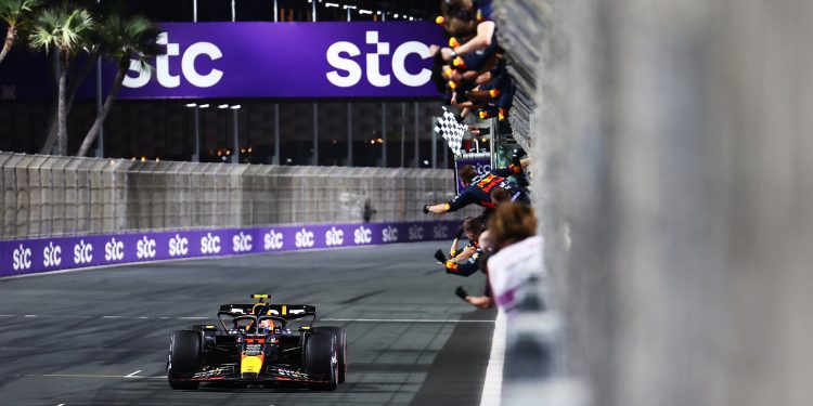 Sergio Pérez conquista el GP de Arabia Saudita