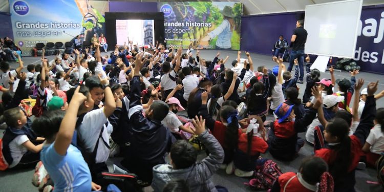 El exfutbolista Hibert Ruiz esta presente en el ‘Mundo Futbol’