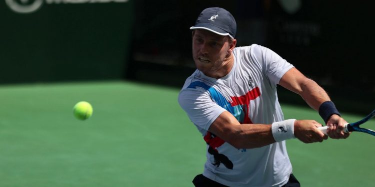 El primer sembrado James Duckworth avanza a cuartos de final del León Open 2023