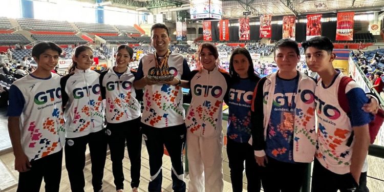 Brillante actuación de Guanajuato en Nacional Juvenil de Karate en Los Mochis