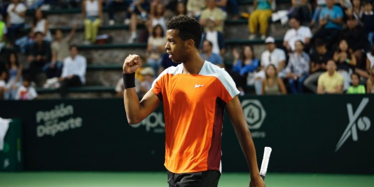 El francés Mpetshi Perricard se corona en el León Open 2023