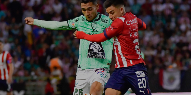 La Fiera no puede con las Chivas en el Nou Camp