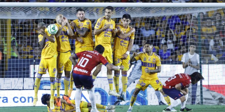 Tigres y Chivas no pasan del empate y dejan todo para la Final de Vuelta