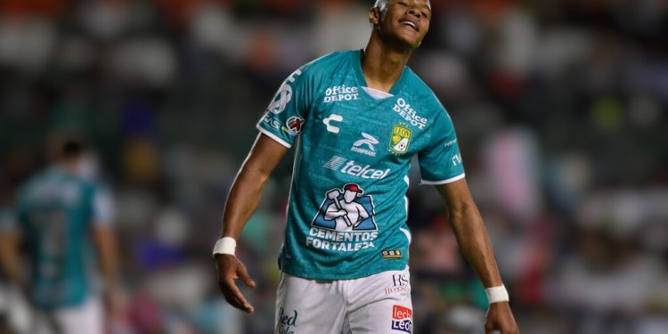 Lesión de Yairo Moreno pone en aprietos al Club León para la final de la Concacaf Liga de Campeones contra Los Ángeles FC