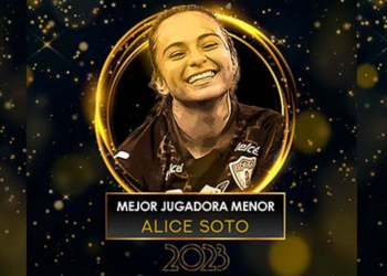 Alice Soto, de Salamanca, se lleva el Balón de Oro de la Liga MX