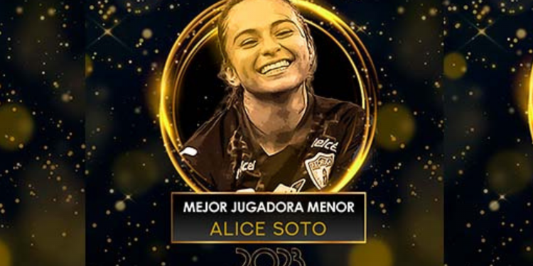 Alice Soto, de Salamanca, se lleva el Balón de Oro de la Liga MX