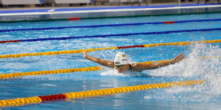 Karen Rodríguez aporta plata al medallero de  México en natación