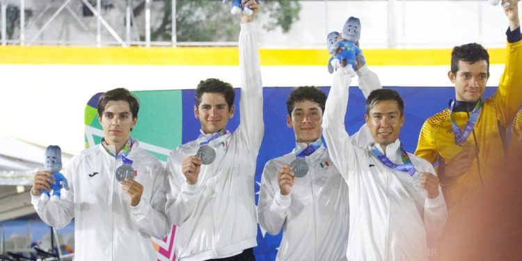 El equipo varonil de ciclismo de pista, integrado por el leonés Nacho Prado, sumó otra plata para México