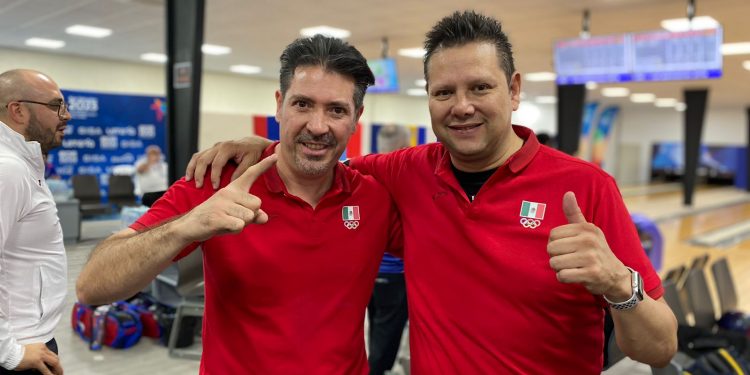 ¡Oro para México!, representante guanajuatense Ricardo Lecuona, entrega presea en boliche por equipos