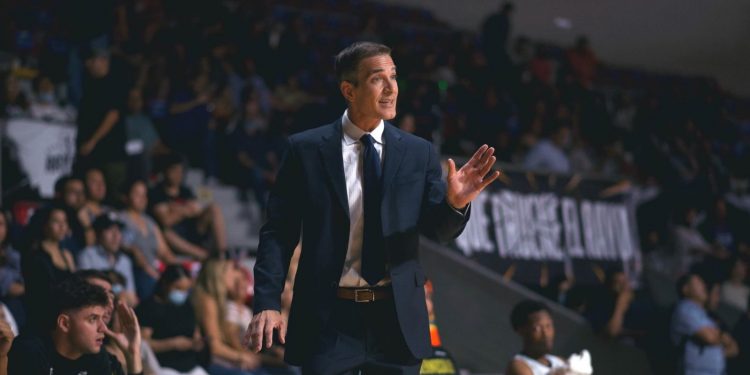 Es Steven Walton primer Coach de Freseros de Irapuato