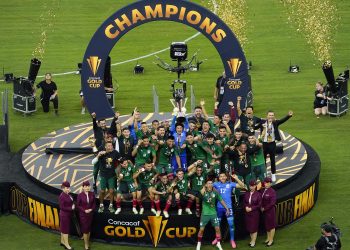 ¡Santiago Giménez da el triunfo a México en la final de la Copa Oro!