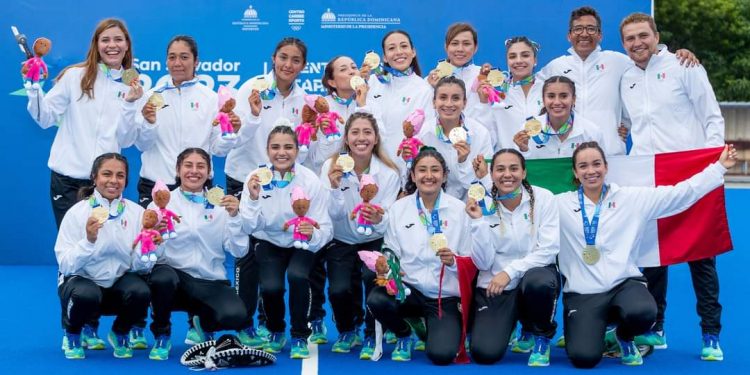 Guanajuatenses se llevan histórico oro con México en hockey sobre pasto femenil