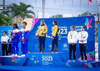 Esmeralda y Carolina se quedaron a 0.14 puntos de la plata en trampolín sincronizado de 3 metros