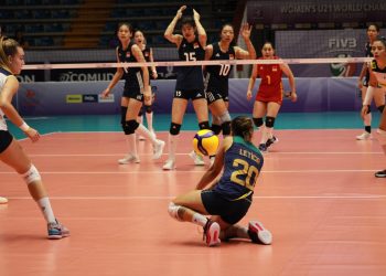 China se impone a Brasil en una férrea semifinal y va por el título