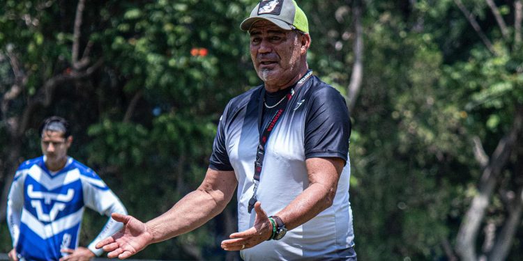 Celaya destituye a Francisco Ramírez como su entrenador