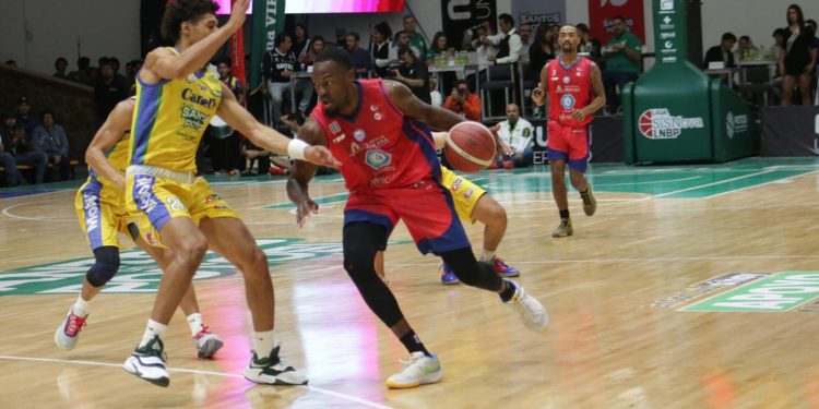 Último cuarto para el olvido le arrebata su primera victoria a Freseros de Irapuato