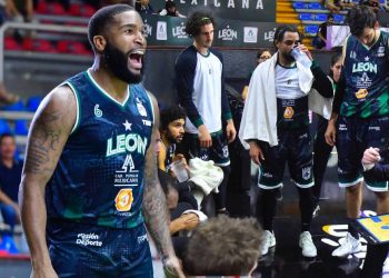 Abejas de León se queda con su primera serie en casa ante Correcaminos