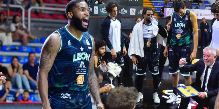 Abejas de León se queda con su primera serie en casa ante Correcaminos