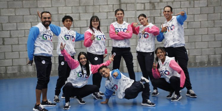 ‘Arman’ campaña Guanajuato en Santiago con deportistas guanajuatenses