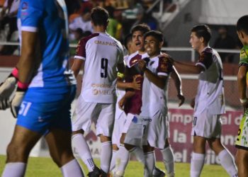Petroleros de Salamanca vence a Yalmakan y sigue como líder de de grupo