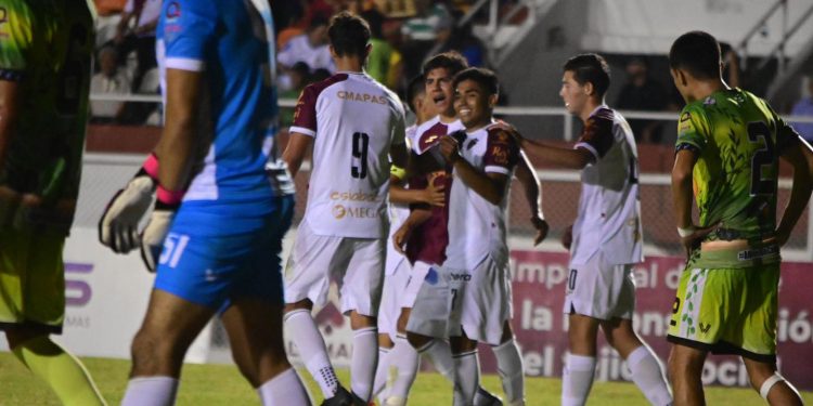 Petroleros de Salamanca vence a Yalmakan y sigue como líder de de grupo