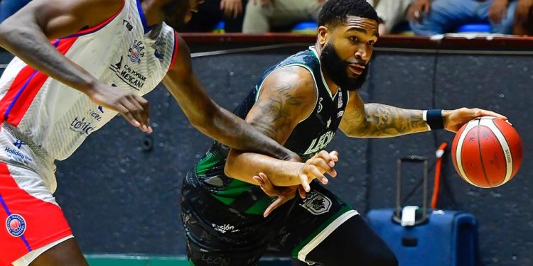 Abejas de León barre a Freseros de Irapuato y recupera la cima de la LNBP