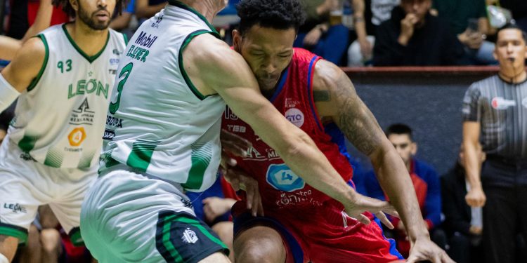 Abejas de León se impone a Freseros de Irapuato en el derbi guanajuatense de la LNBP