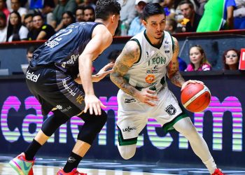 Le pega Abejas de León al líder Fuerza Regia y a su ex coach Pablo García