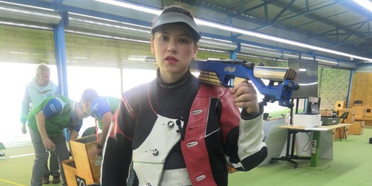 Andrea Palafox dice presente en Santiago 2023 en tiro deportivo