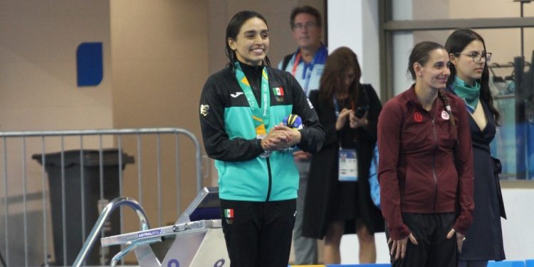 ¡De plata! Arantxa Chávez sube al podio en trampolín de 3m en Santiago 2023