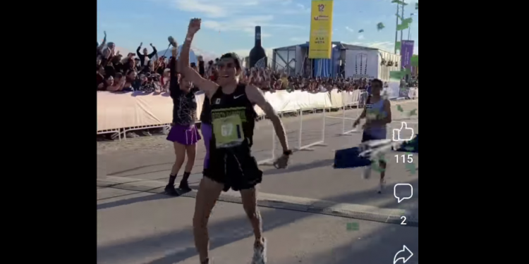 Francisco González Llamas se lleva los 21K en el Maratón Juárez
