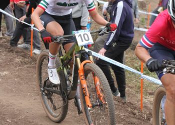 Monserrath Rodríguez y Adair Gutiérrez, en el top ten del ciclismo de montaña en Santiago 2023