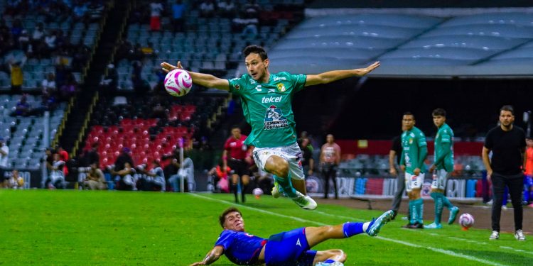 León cae ante un flojo Cruz Azul y corta racha sin derrota