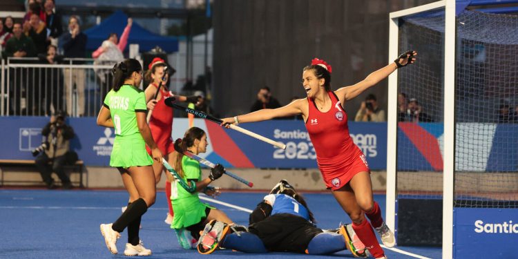 Debuta México con dura derrota ante Chile en hockey sobre pasto femenil