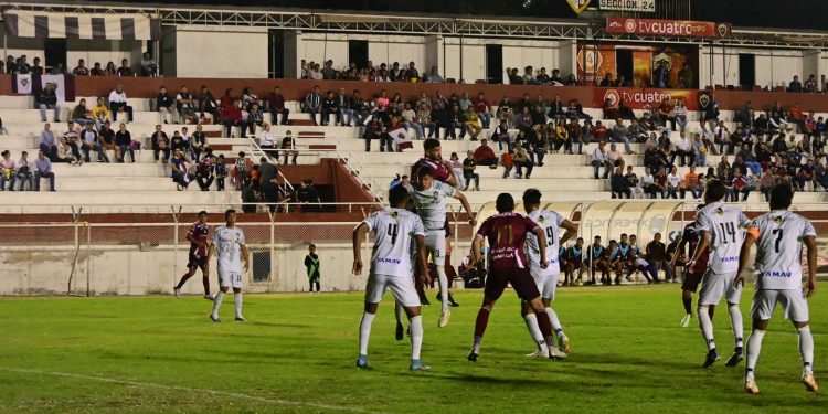 Petroleros de Salamanca cierra octubre con triunfo y sin recibir gol